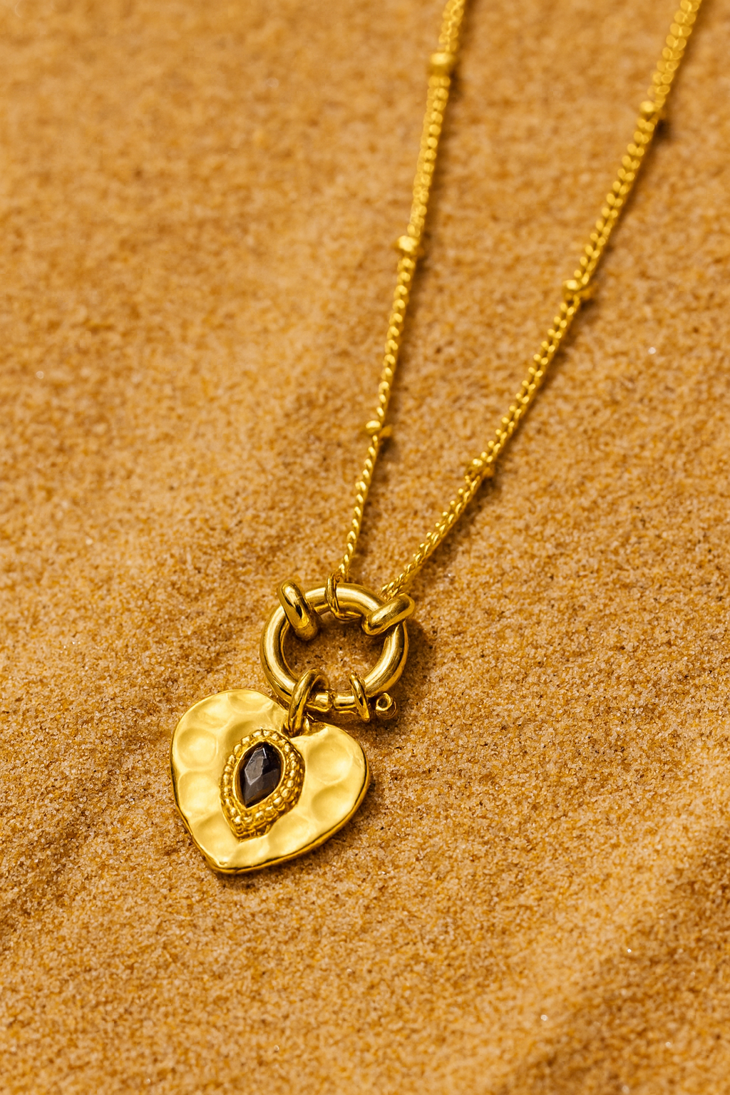 Collier Mystère d’Hécate – Cœur d’Onyx Noir