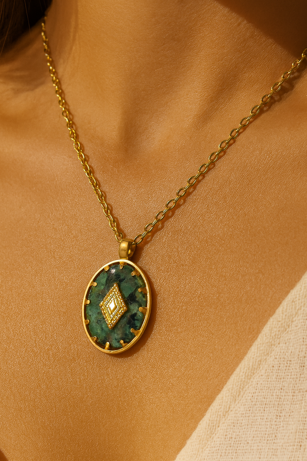 the Esprit d’Alchimie Necklace